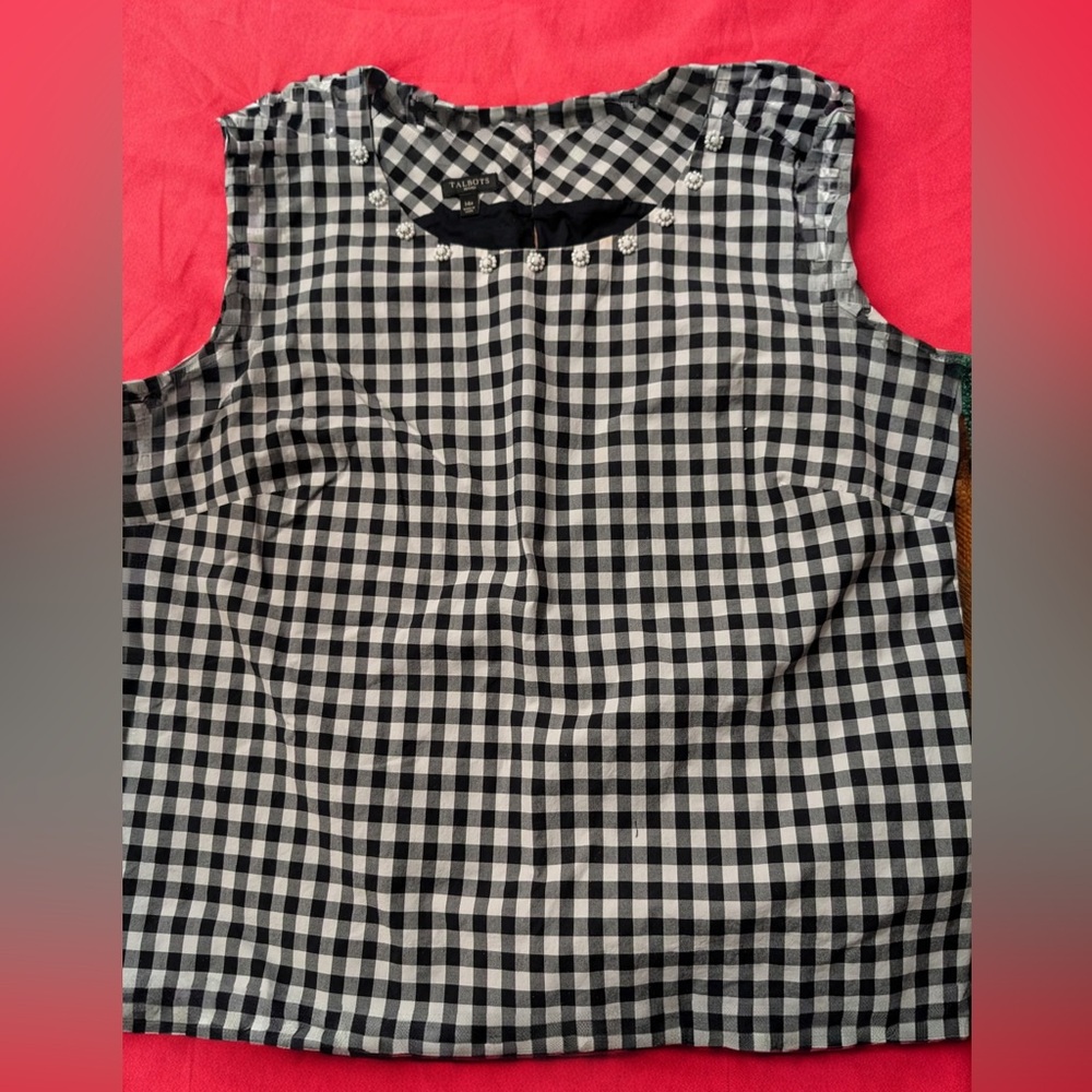 Talbots Gingham Plaid Back and White 
Lined Shell Top
Women’s 14P